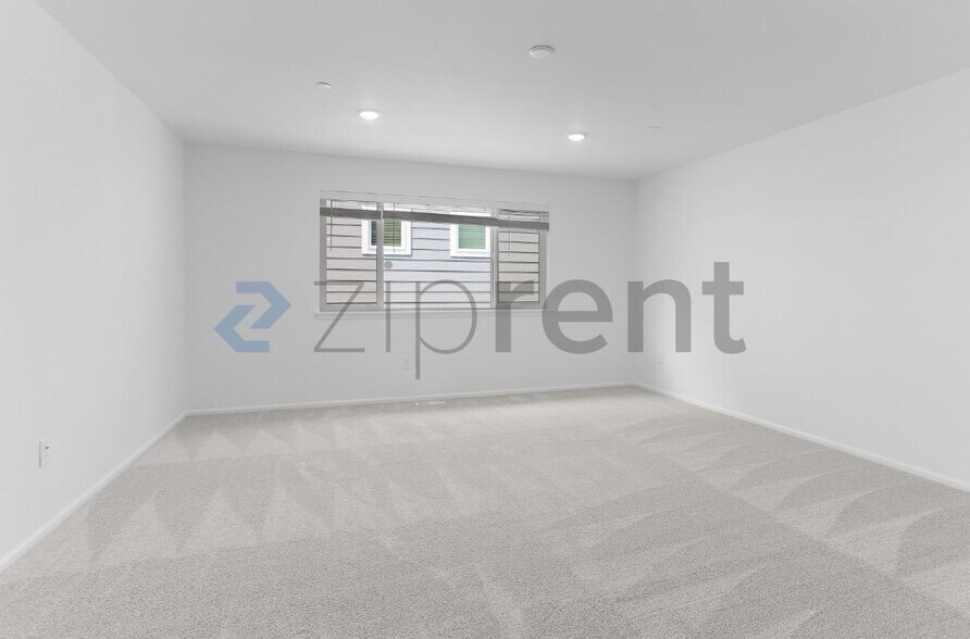 Building Photo - Unit