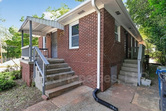 Building Photo - 2036 McPherson Dr