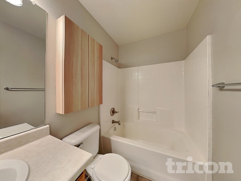 Building Photo - 11817 Columbine St