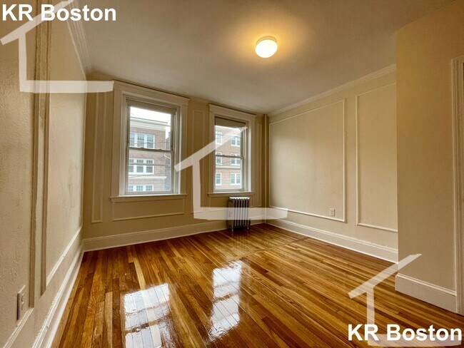 Building Photo - 7 Vinal St