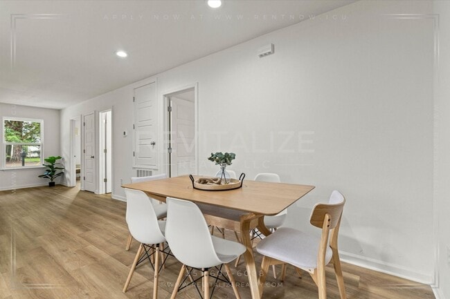 Building Photo - A Must-See Brand New 4 Bed/2 Bath Home wit...