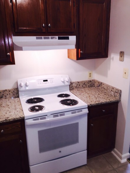 Building Photo - 102 Buckingham Ln