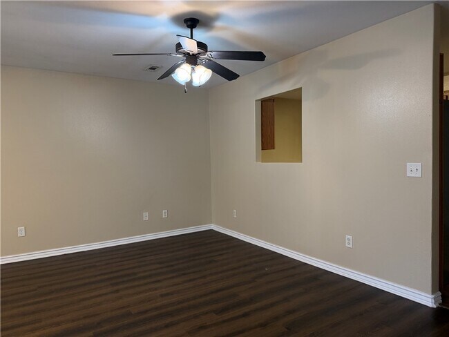 Building Photo - 234 Graystone Cir
