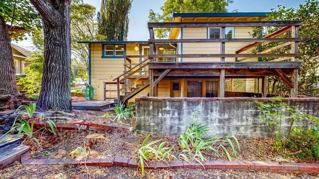 Building Photo - 7225 Bodega Ave