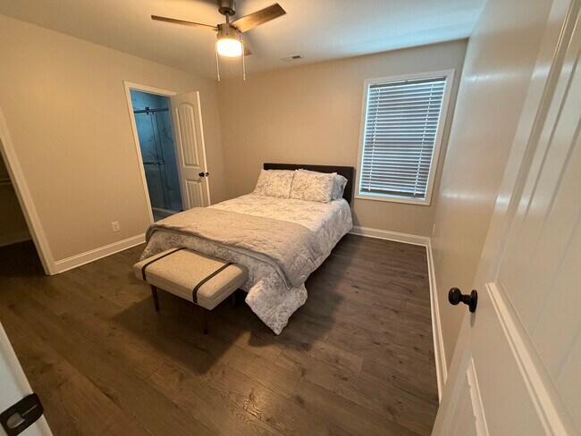 Building Photo - 6690 Eastbrook Ave SW