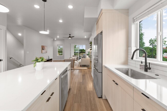 Building Photo - Alpine Landing Townhomes