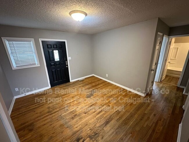 Building Photo - 304 Hill St