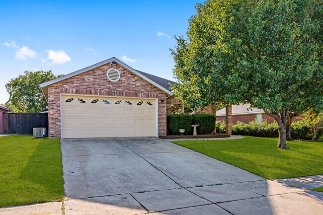 Building Photo - 2710 Stone Creek Ln