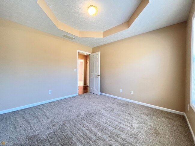 Building Photo - 7235 Coral Lake Dr