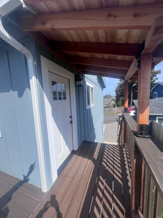 Building Photo - 2 Bedroom 1 bath house with extra large double car garage and extra storage space!