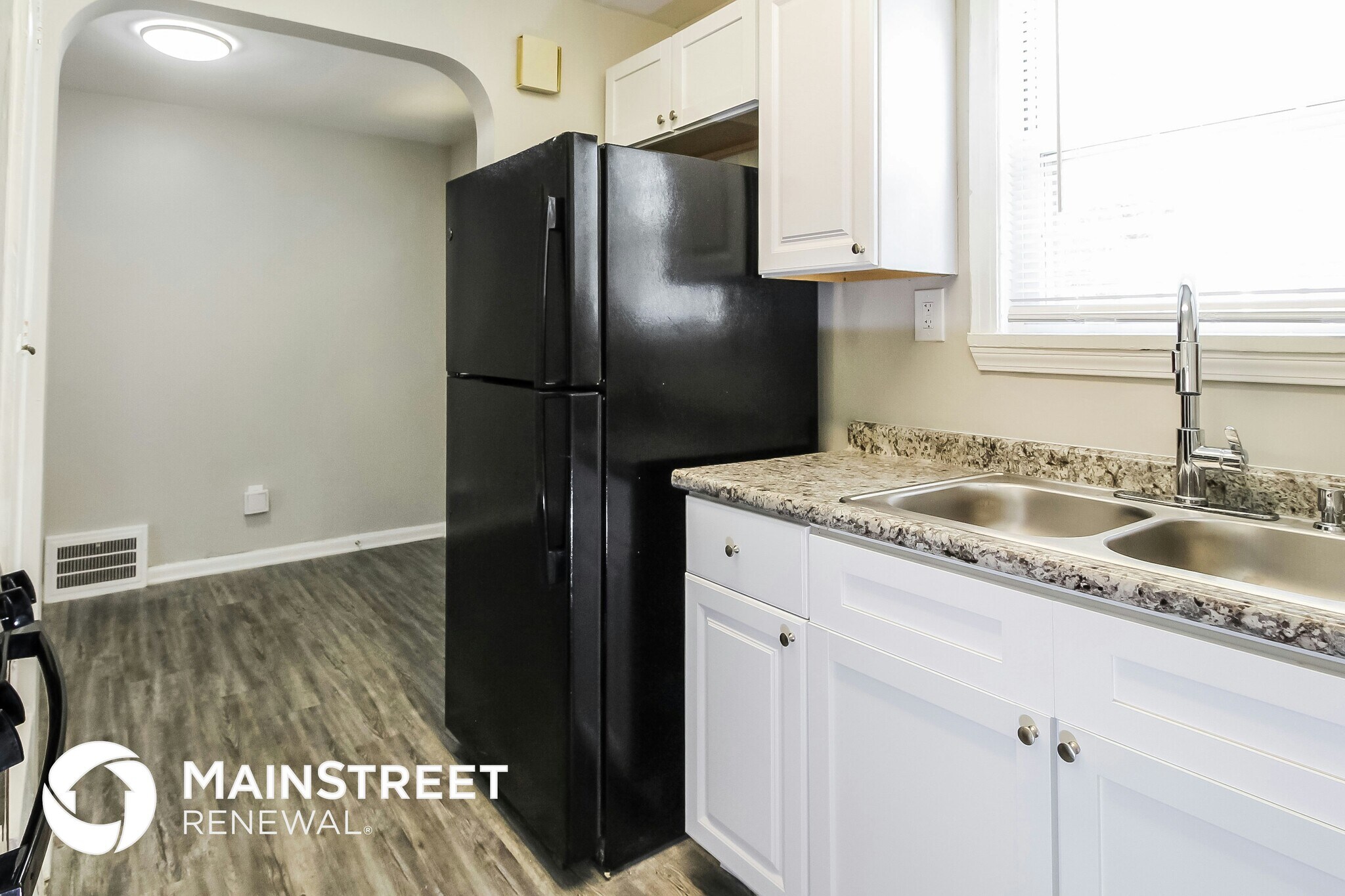 Building Photo - 15602 Scottsdale Blvd