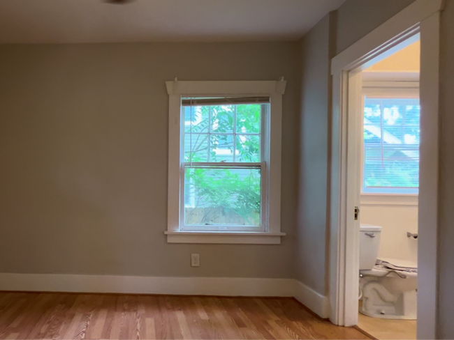 Building Photo - Bright and Open Home with Flexible Living Spaces and an Expansive Backyard
