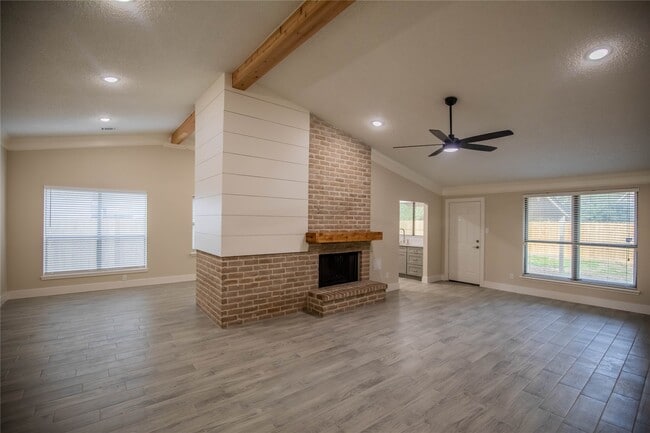 Building Photo - 3919 Wintergreen Dr