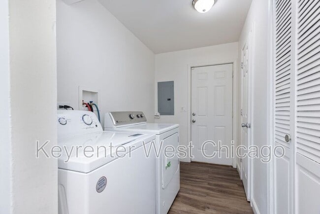 Building Photo - 1533 McKool Ave