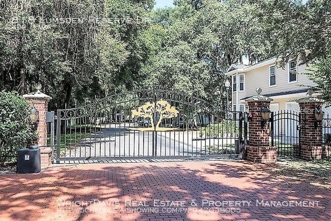 Building Photo - 818 Lumsden Reserve Dr