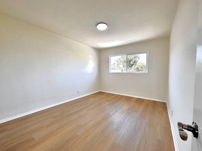 Building Photo - 7031 Sowell Ave