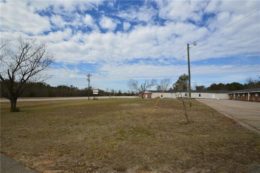 Building Photo - 2195 Highway 441, U