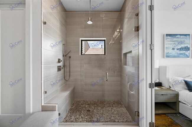 Building Photo - 1831 Euclid Ave