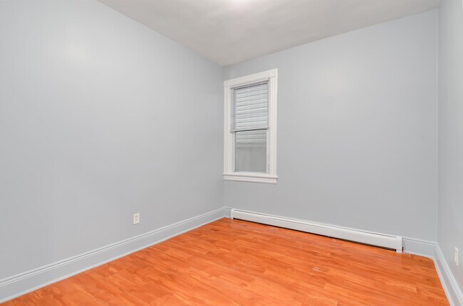 Building Photo - 396 Union St