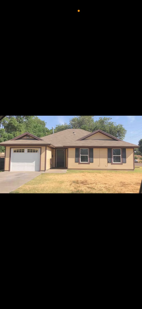 Primary Photo - 4 bed 2 bath 1 car garage on Flint Avenue!