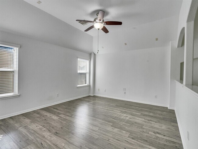 Building Photo - 28655 Maple Red Dr