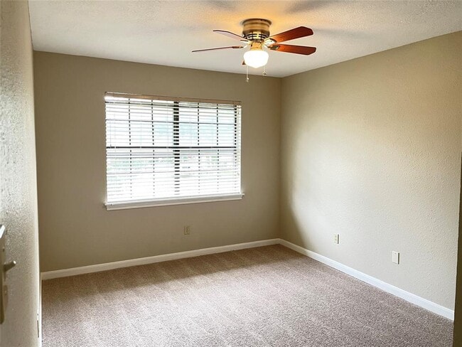 Building Photo - 3410 Mission Viejo Dr