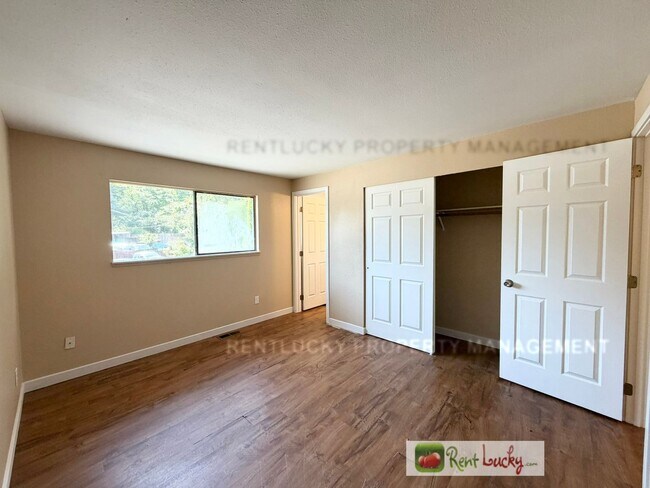 Building Photo - 2516 S 284th St