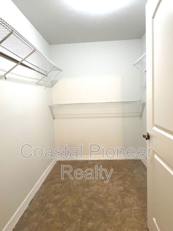 Building Photo - 1321 Shadwell Ct
