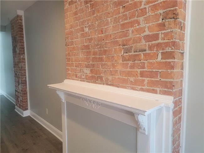 Building Photo - 599 Stanley Ave