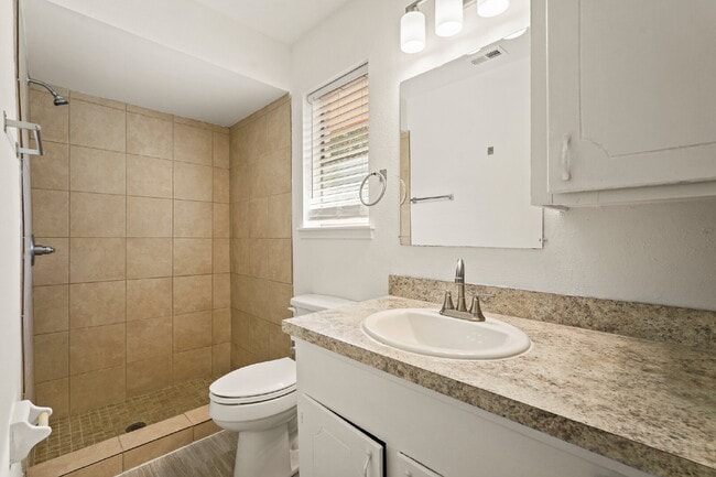 Building Photo - Recently updated 3-bedroom, 2-bath home in...