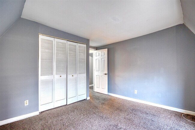 Building Photo - 4390 McPherson Ave