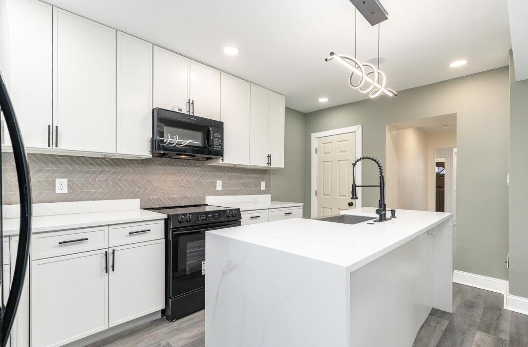 Building Photo - 46 W Washington Ln