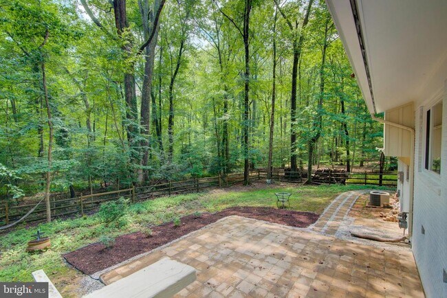 Building Photo - 11621 Sourwood Ln