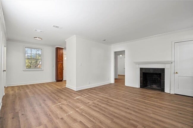 Building Photo - 5213 Pineview Ln S