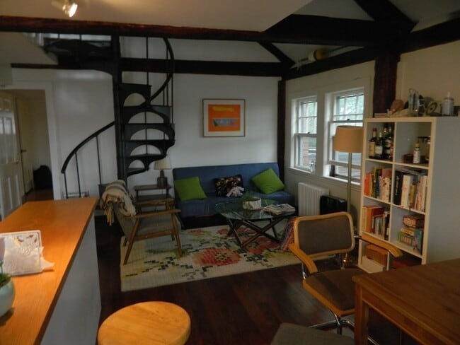 Building Photo - 20 Mechanic St