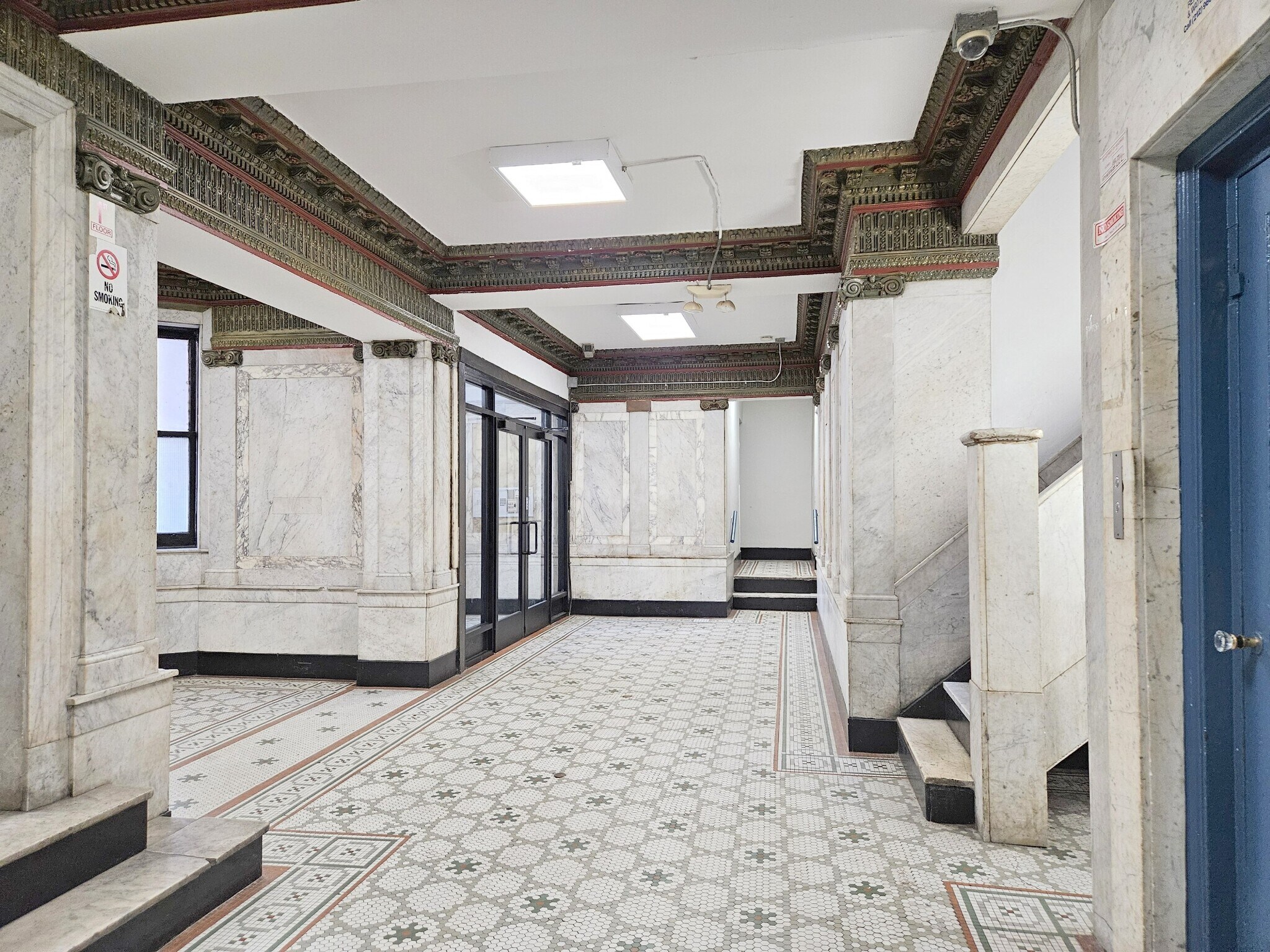 Building Photo - 610 W 150th St