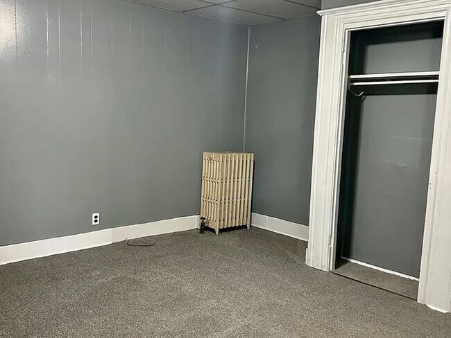 Building Photo - 25 N Washington St