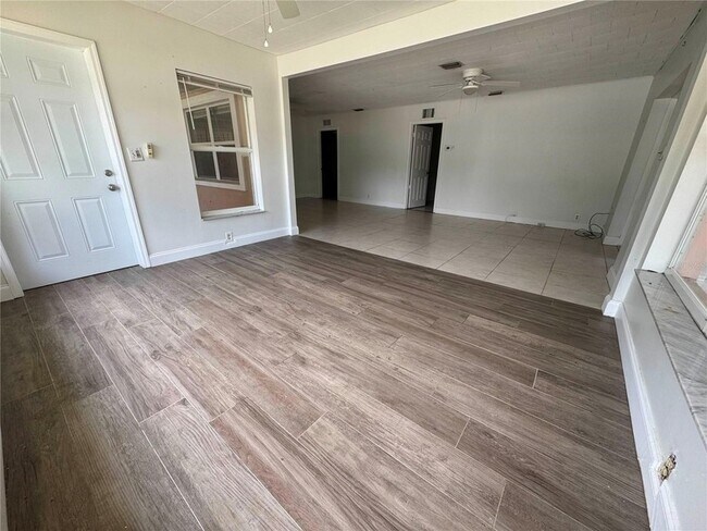 Building Photo - 325 Chesney Blvd