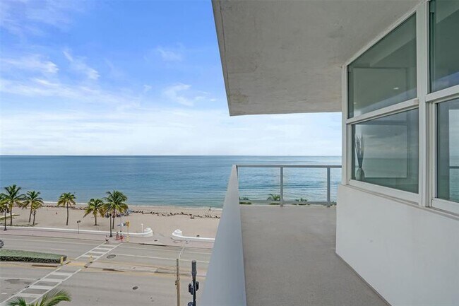 Building Photo - 209 N Fort Lauderdale Beach Blvd