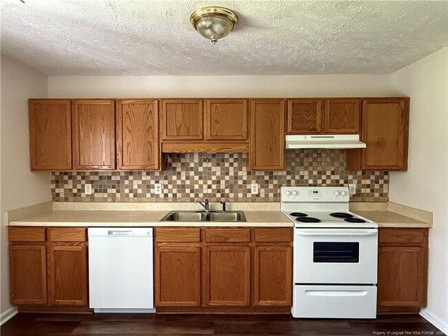 Building Photo - 203 Centipede Ln