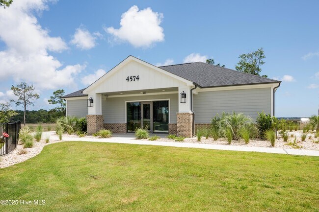 Building Photo - 4568 Tides Wy