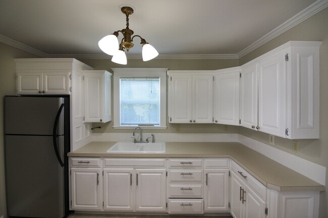 Building Photo - 2161 Winter St SE