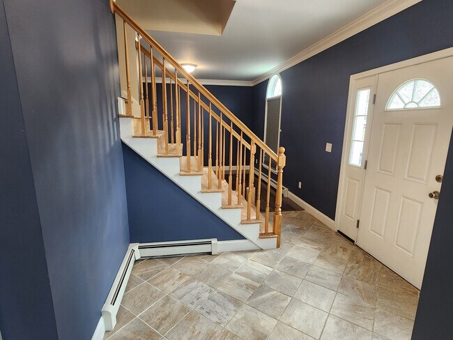 Building Photo - 30 Mary Ann Way