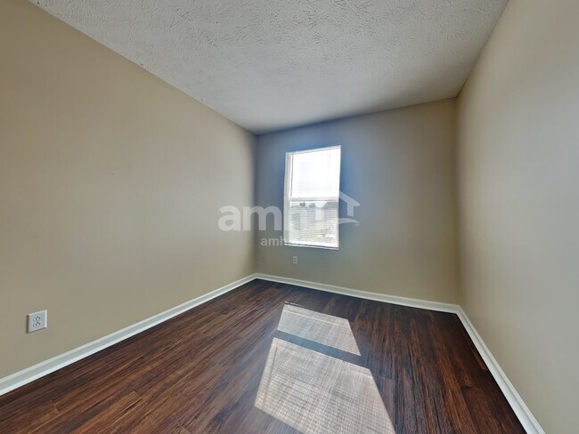 Building Photo - 4039 Tahoe Dr