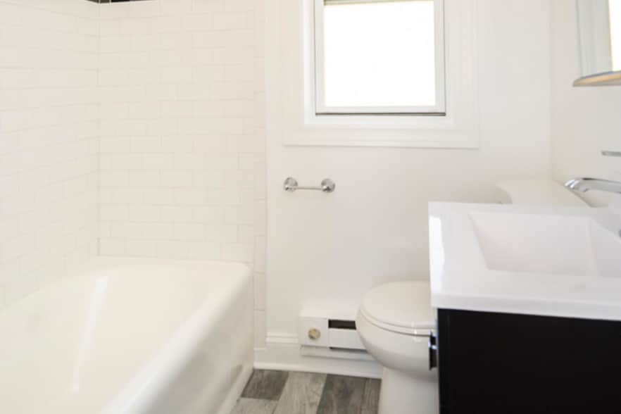 Building Photo - 3845 N Greenview Ave