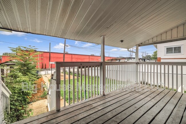 Building Photo - 2107 Hawthorne Rd