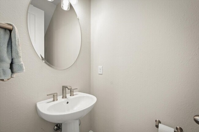 Building Photo - 63 Millenia Dr