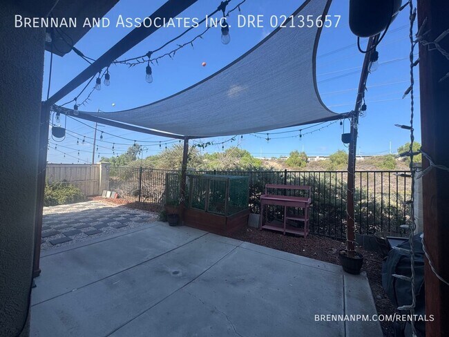 Building Photo - 1165 Latigo Cove