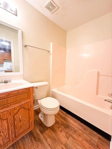 Building Photo - 100 Ballygar St