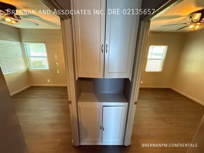 Building Photo - 736 Del Mar Ave